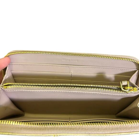 Authentic Vintage Miu Miu Gold Croc-Embossed Zip Wallet - Picture 6 of 9